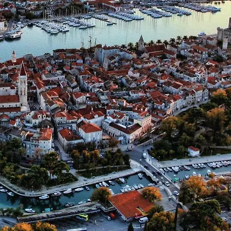 Bareta 2 Τρογκίρ