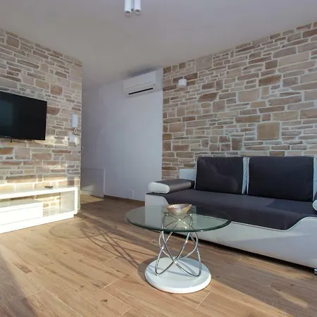 Bareta 2 Trogir